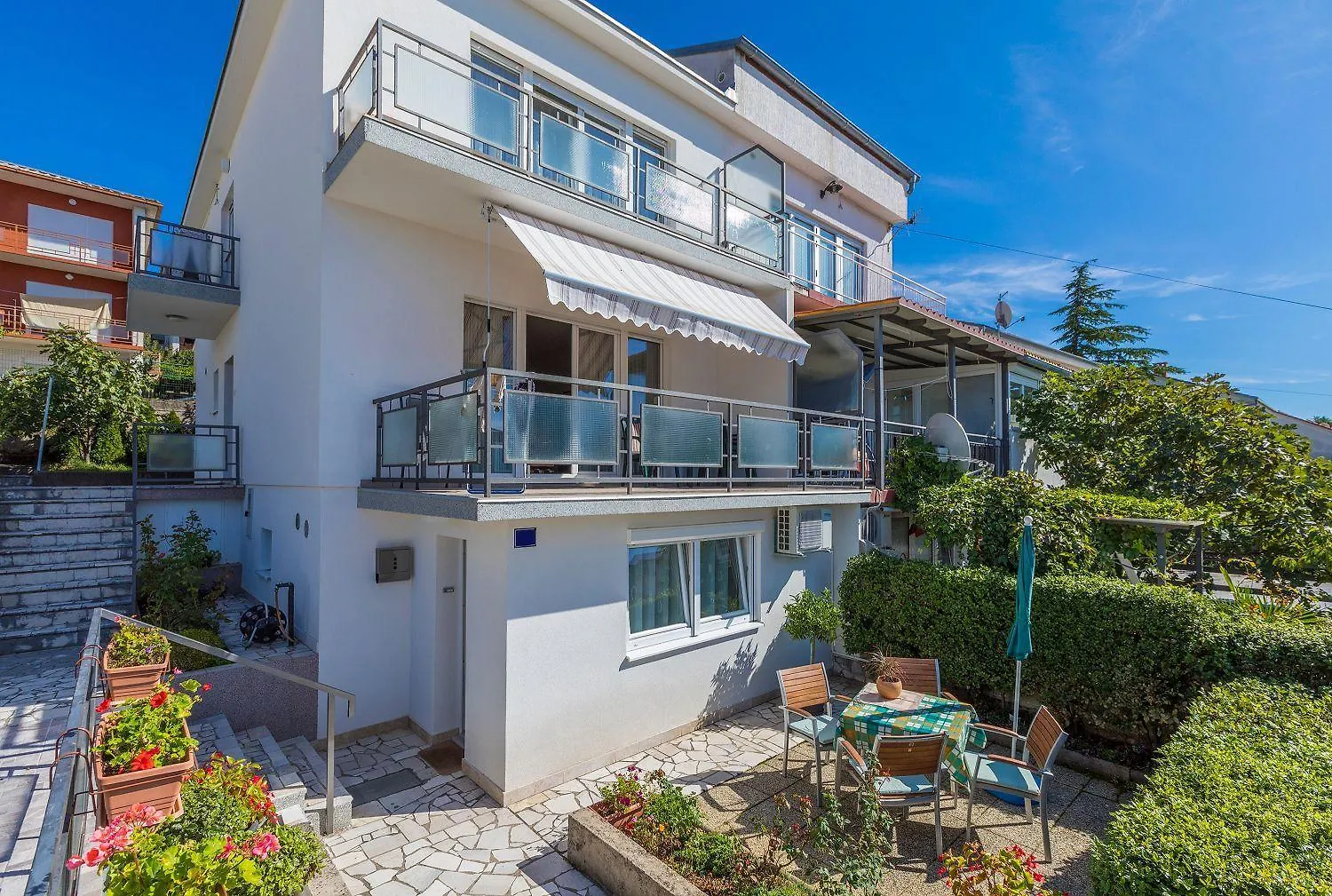 Lauschiges Studio Nur 450 Meter Zum Sandstrand Mit Privater Terrasse Crikvenica Kroatië