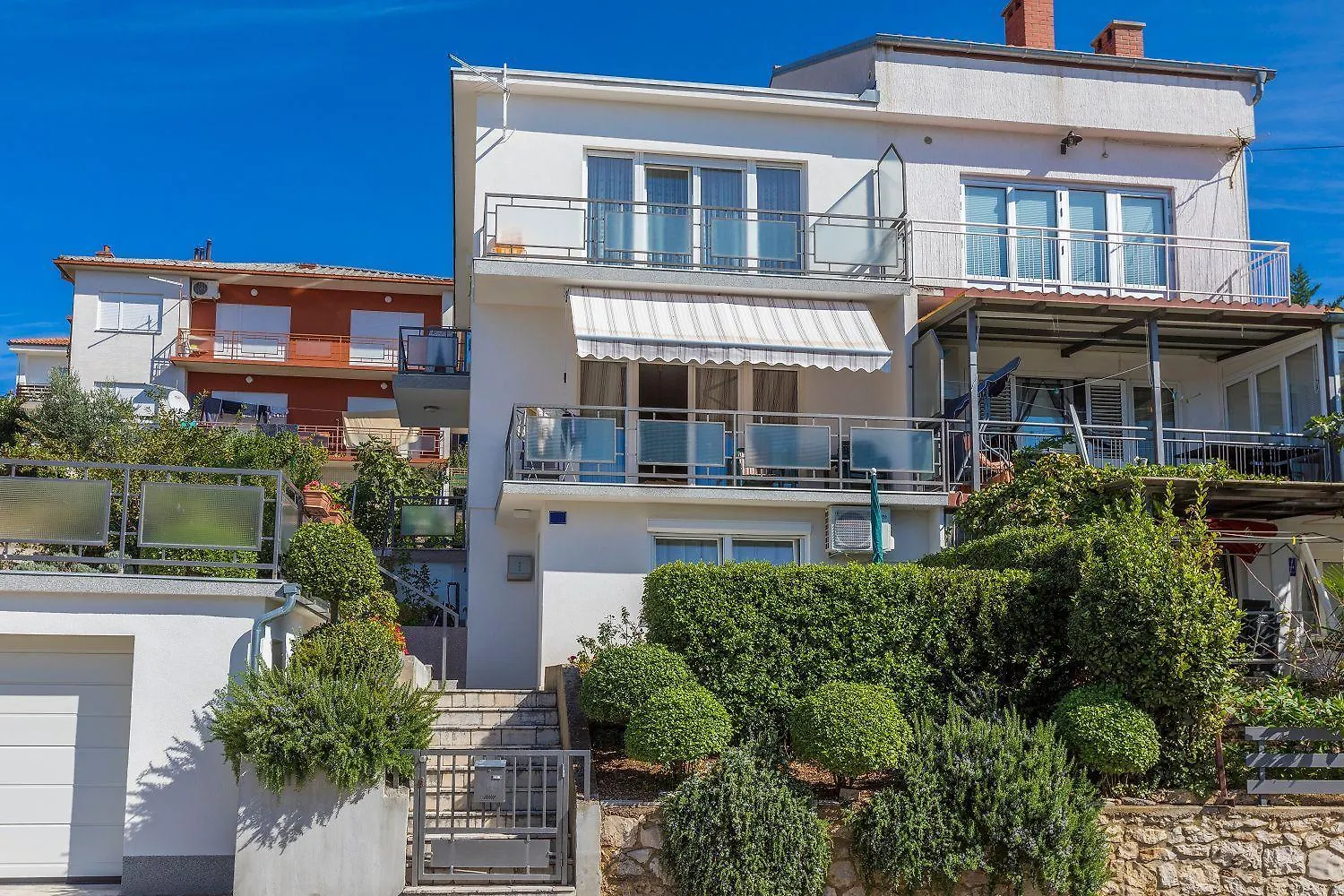 Lauschiges Studio Nur 450 Meter Zum Sandstrand Mit Privater Terrasse Crikvenica